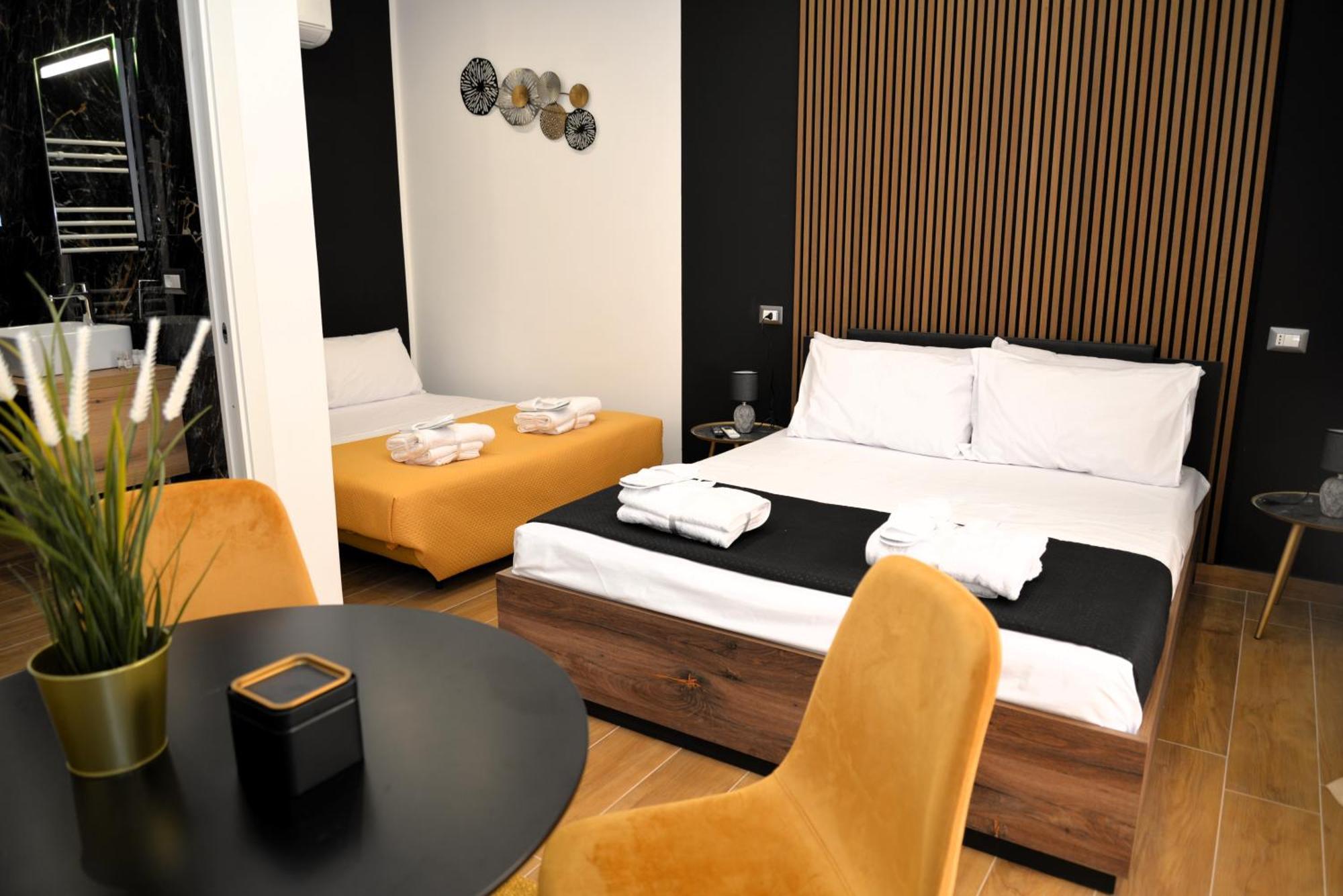 Blackwoody Contemporary Rooms - Napoli Centro Storico Exterior foto