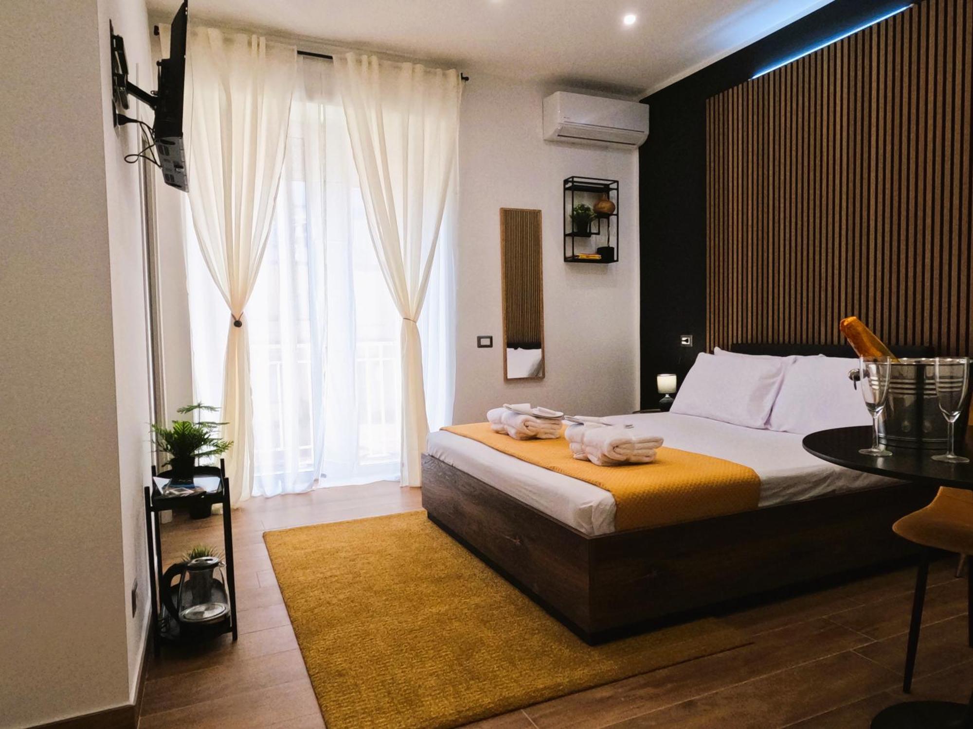 Blackwoody Contemporary Rooms - Napoli Centro Storico Exterior foto