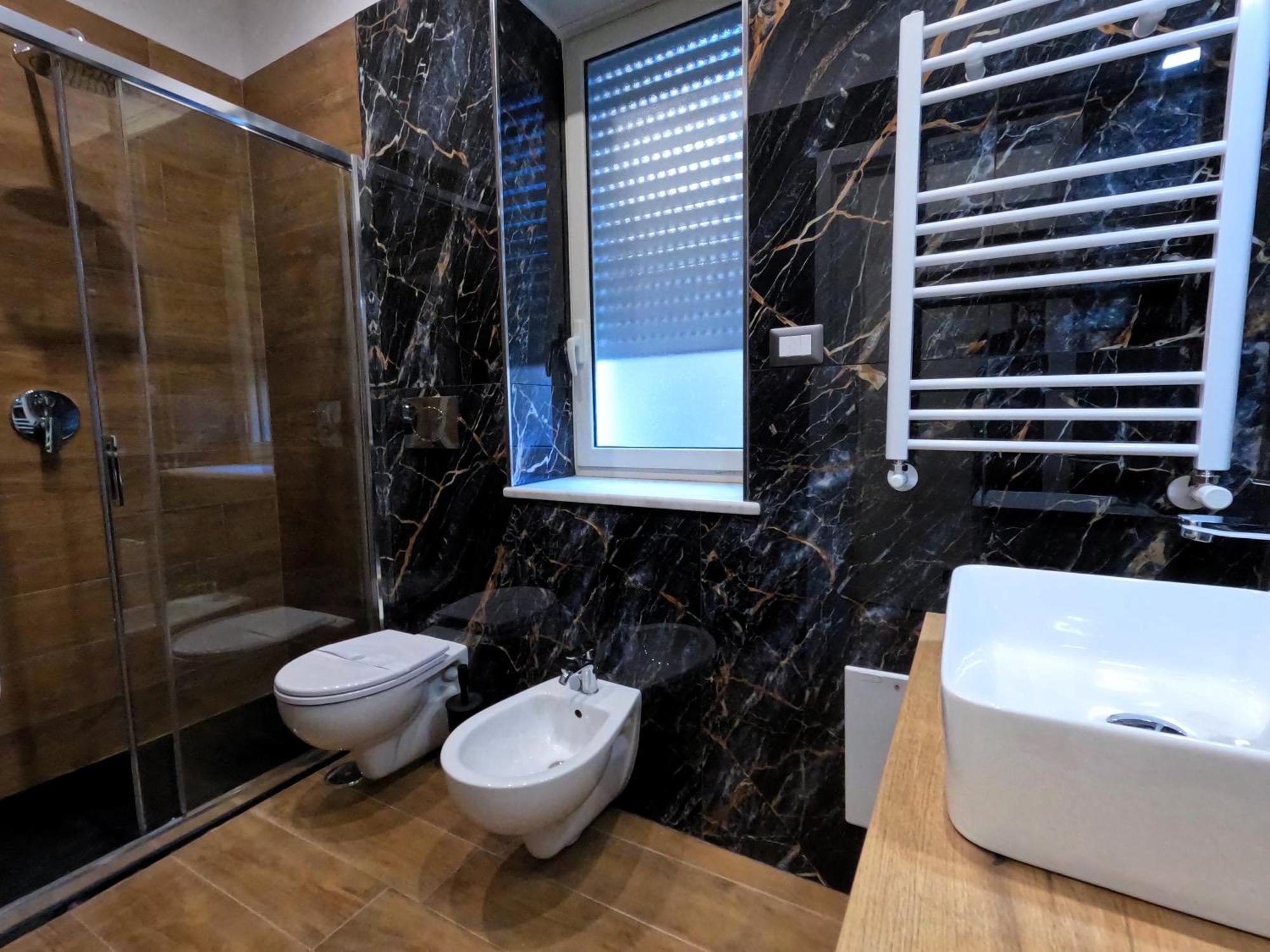 Blackwoody Contemporary Rooms - Napoli Centro Storico Exterior foto