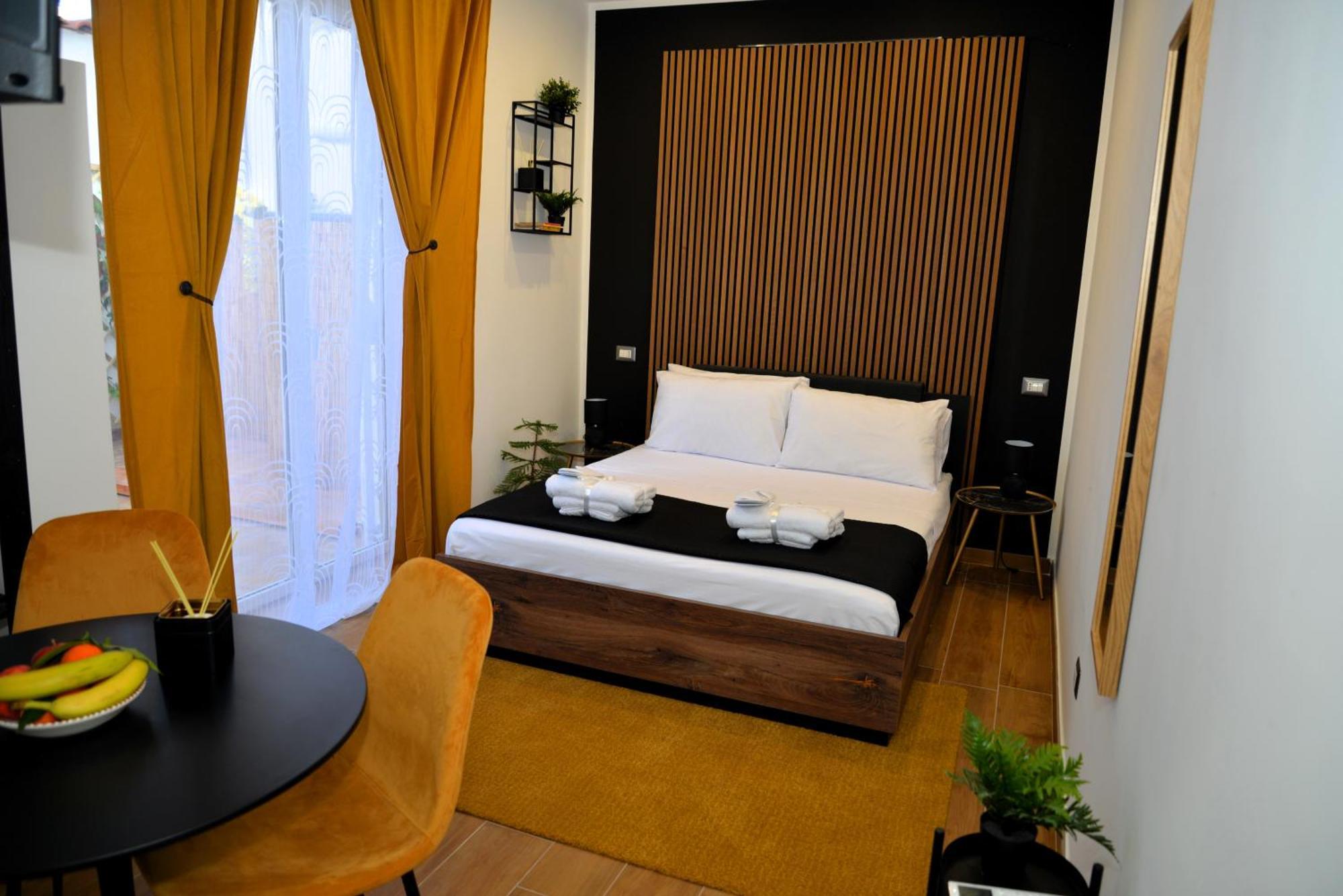 Blackwoody Contemporary Rooms - Napoli Centro Storico Exterior foto