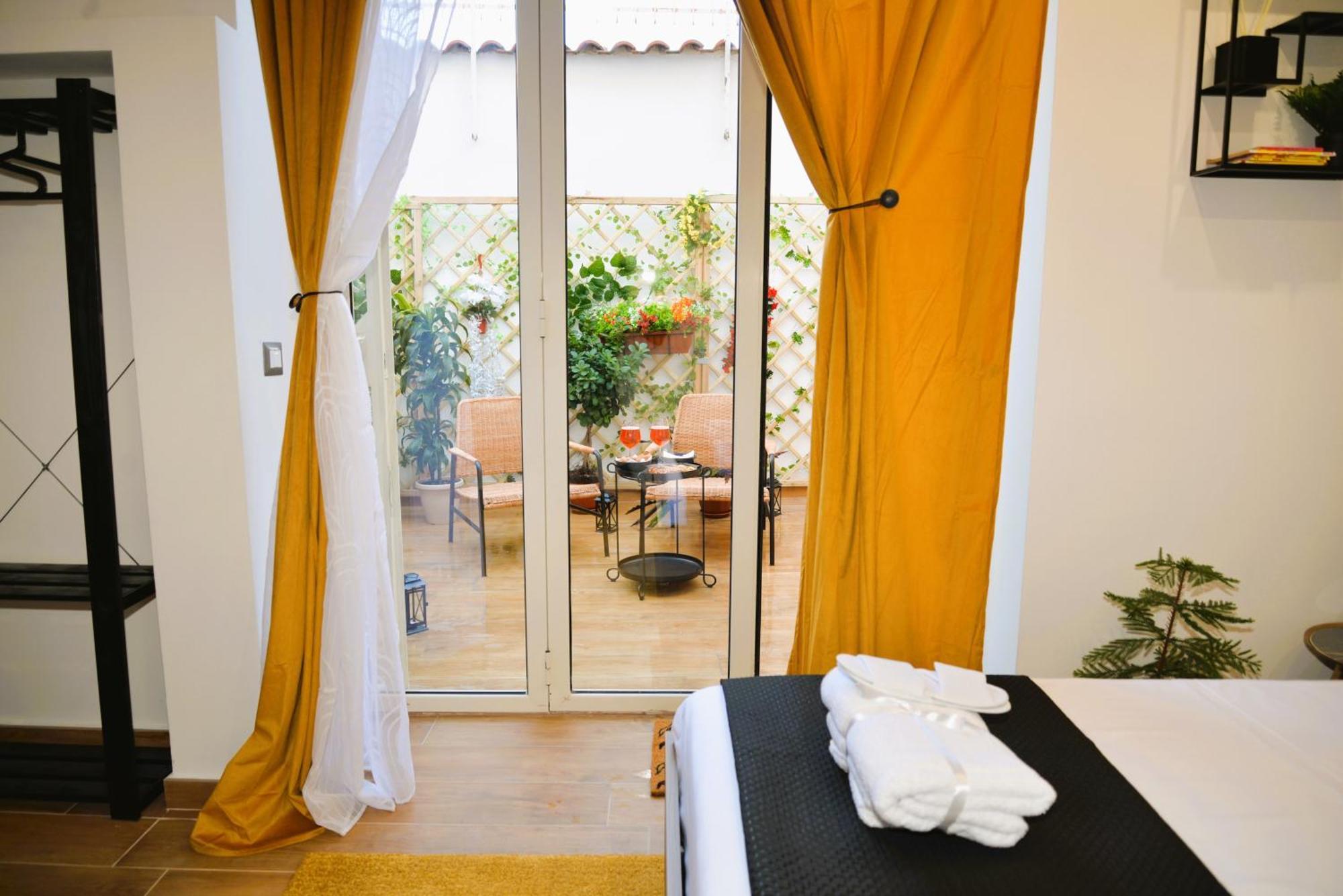 Blackwoody Contemporary Rooms - Napoli Centro Storico Exterior foto